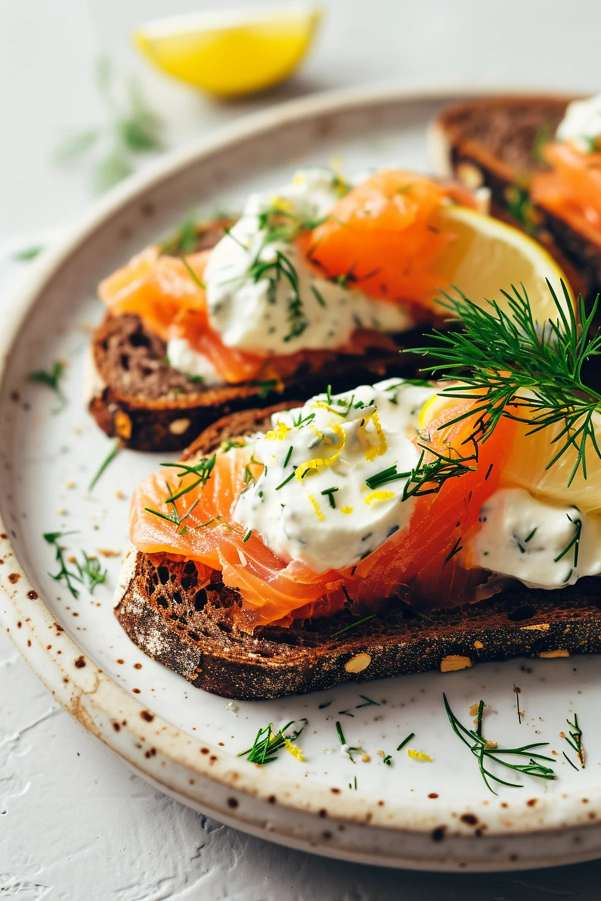 Smoked Trout with Horseradish Cream and Dark Rye Bread_001